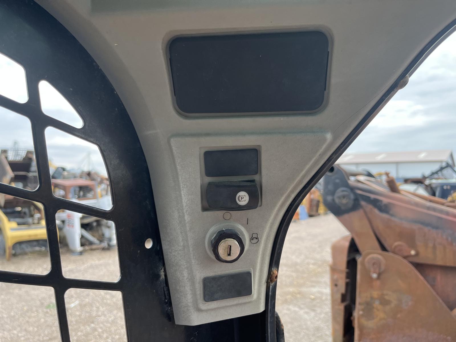 ./imagenes/INVOICE/2019/18177/CATERPILLAR 242D (10).JPG